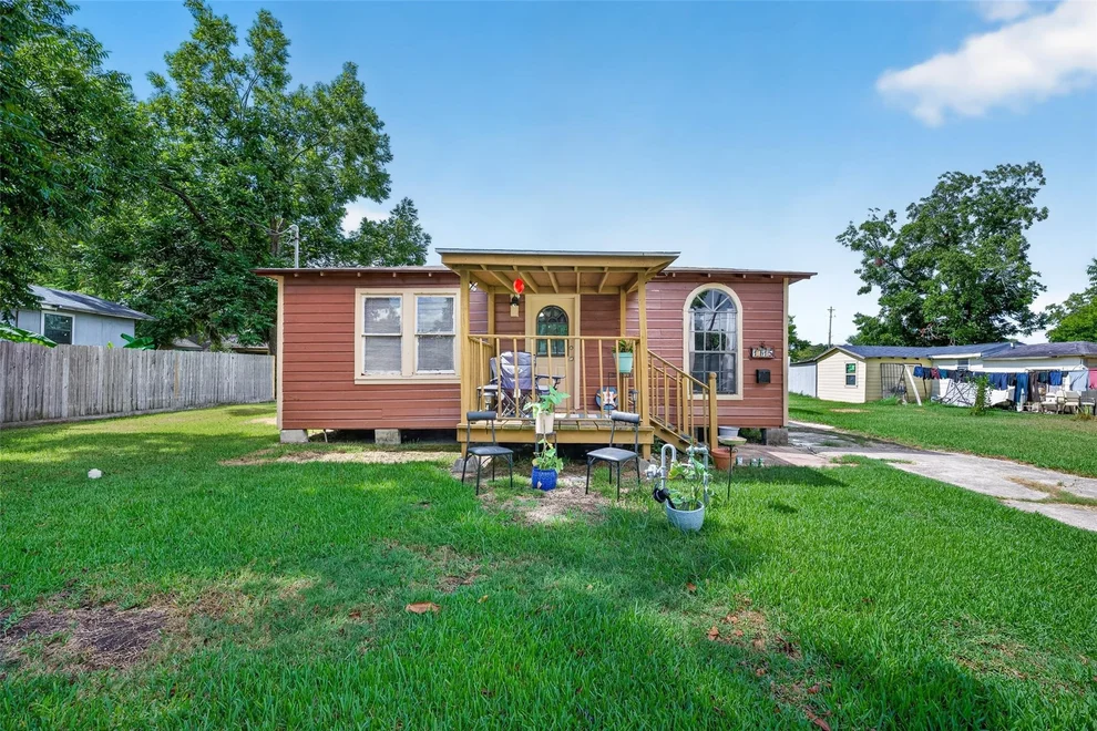 Unit for sale at 1715 W Humble Street, Baytown, TX 77520