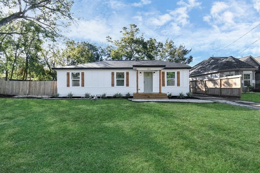 Unit for sale at 2604 Holly Avenue, Pasadena, TX 77502