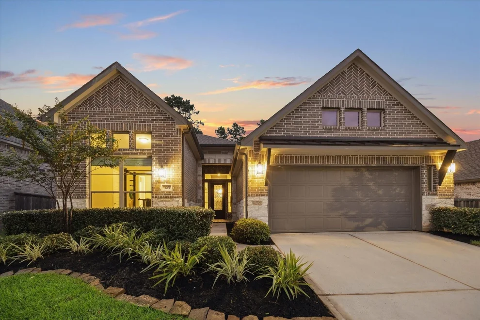 Unit for sale at 323 S Cadence Hills Loop, Conroe, TX 77318