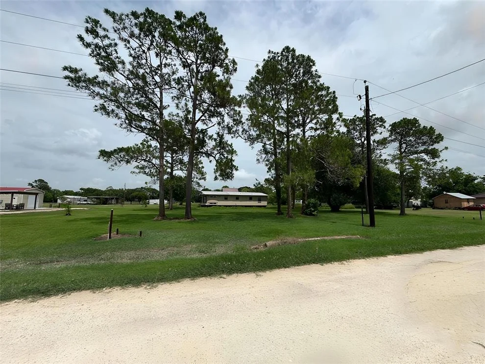Unit for sale at 125 Tupelo S, Palacios, TX 77465