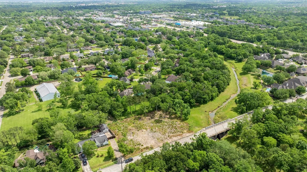 Unit for sale at 1405 Greenbriar Drive, Friendswood, TX 77546