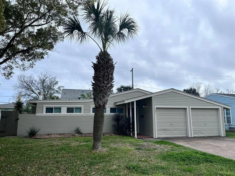 Unit for sale at 121 Bonita Avenue, Galveston, TX 77550