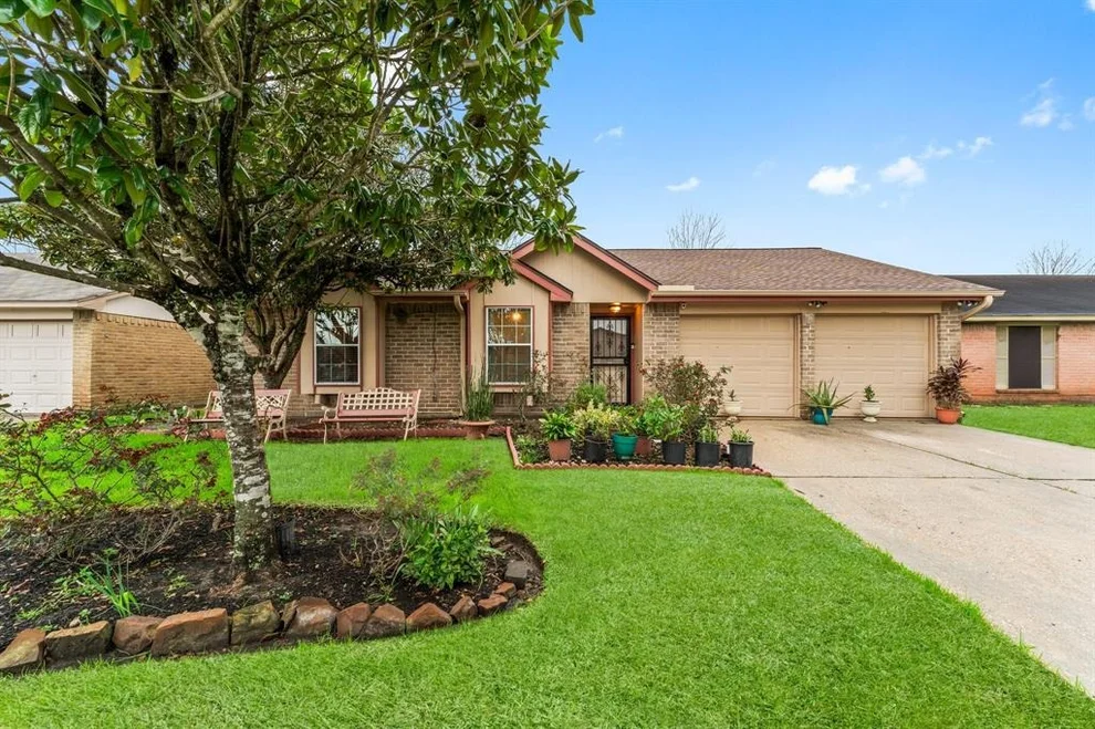 Unit for sale at 11803 Loveland Pass Drive, Houston, TX 77067