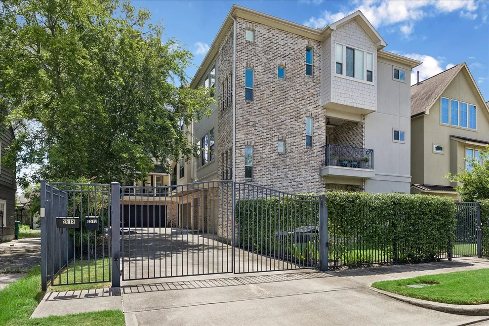 Unit for sale at 2513 Mcclendon Street, Houston, TX 77030