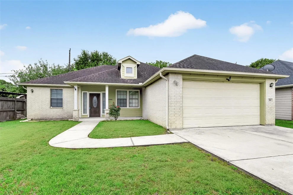 Unit for sale at 934 Genoa Street, Houston, TX 77587