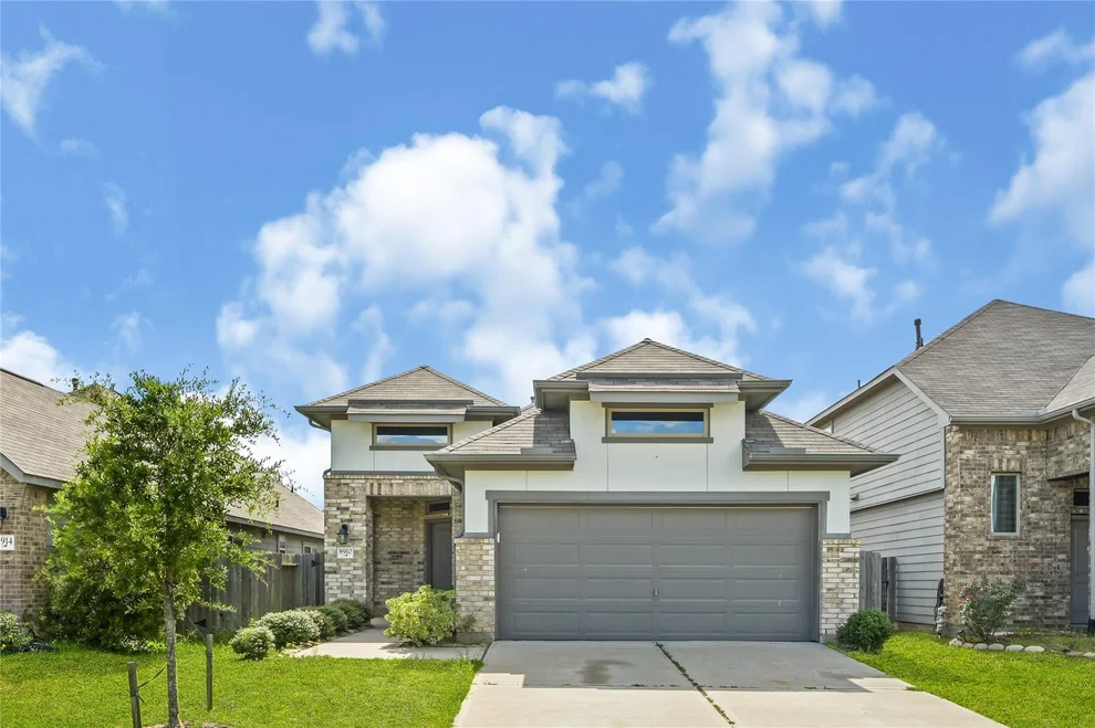 Unit for sale at 8910 Hartford River Lane, Richmond, TX 77407