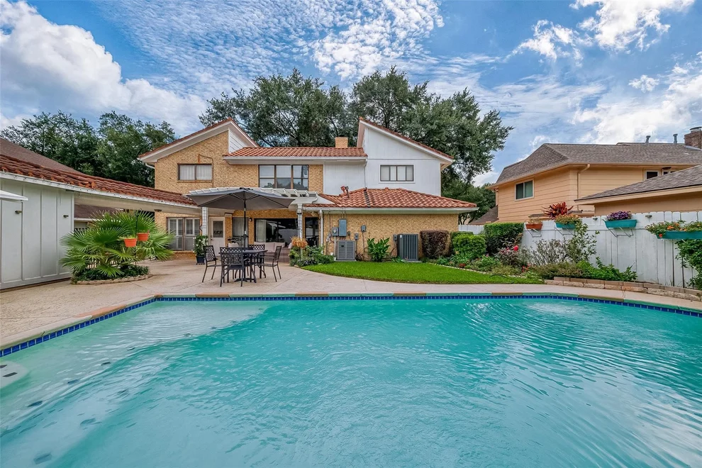 Unit for sale at 1755 Carriage Way, Sugar Land, TX 77478