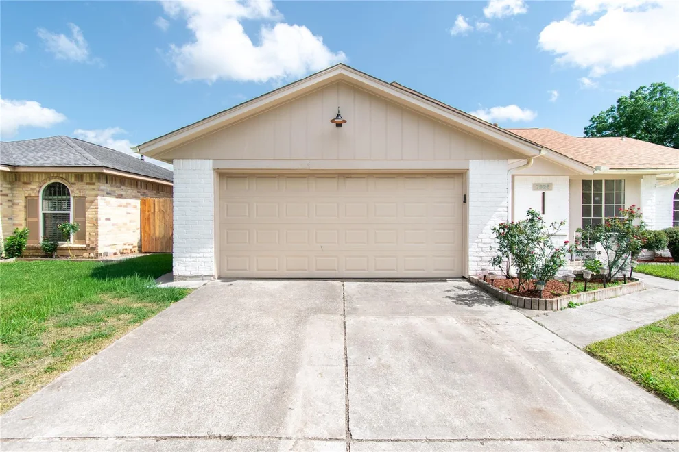Unit for sale at 7926 Salge Drive, Houston, TX 77040