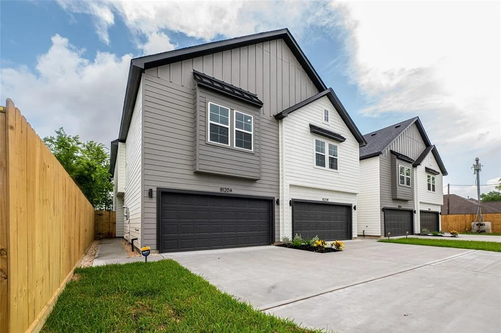 Unit for sale at 8120 Corinth Street, Houston, TX 77051