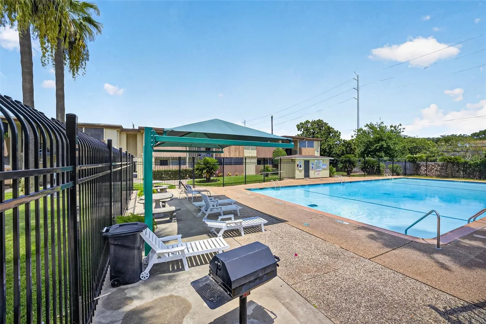 Unit for sale at 7714 Renwick Drive, Houston, TX 77081
