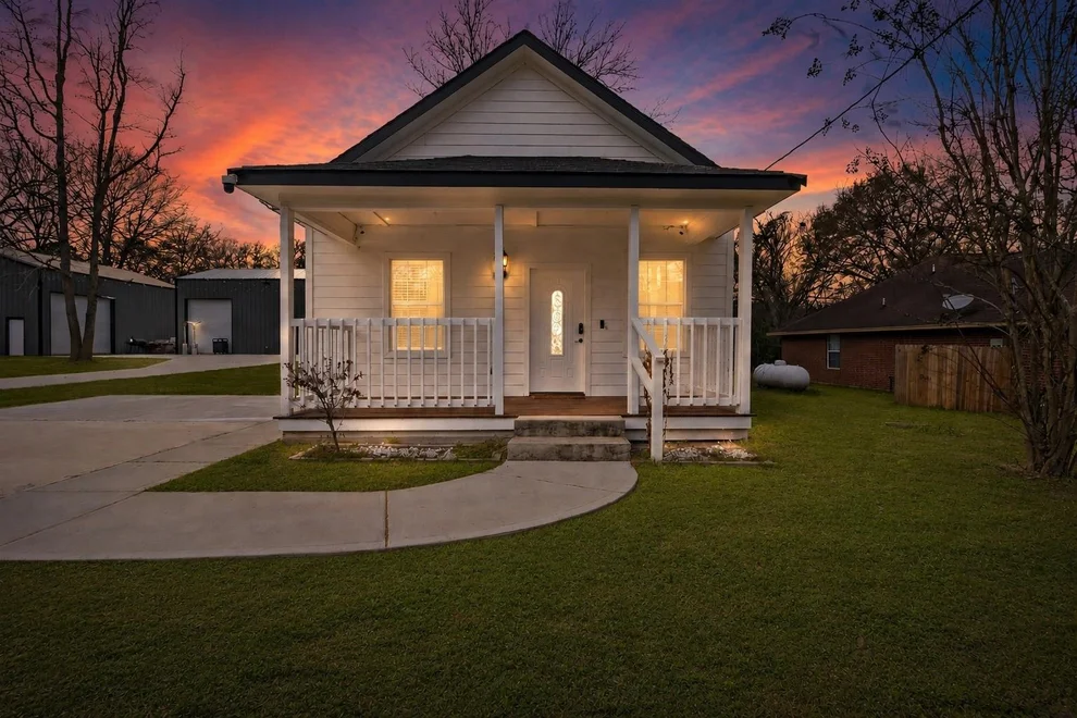 Unit for sale at 610 S Railroad Avenue, Shepherd, TX 77371