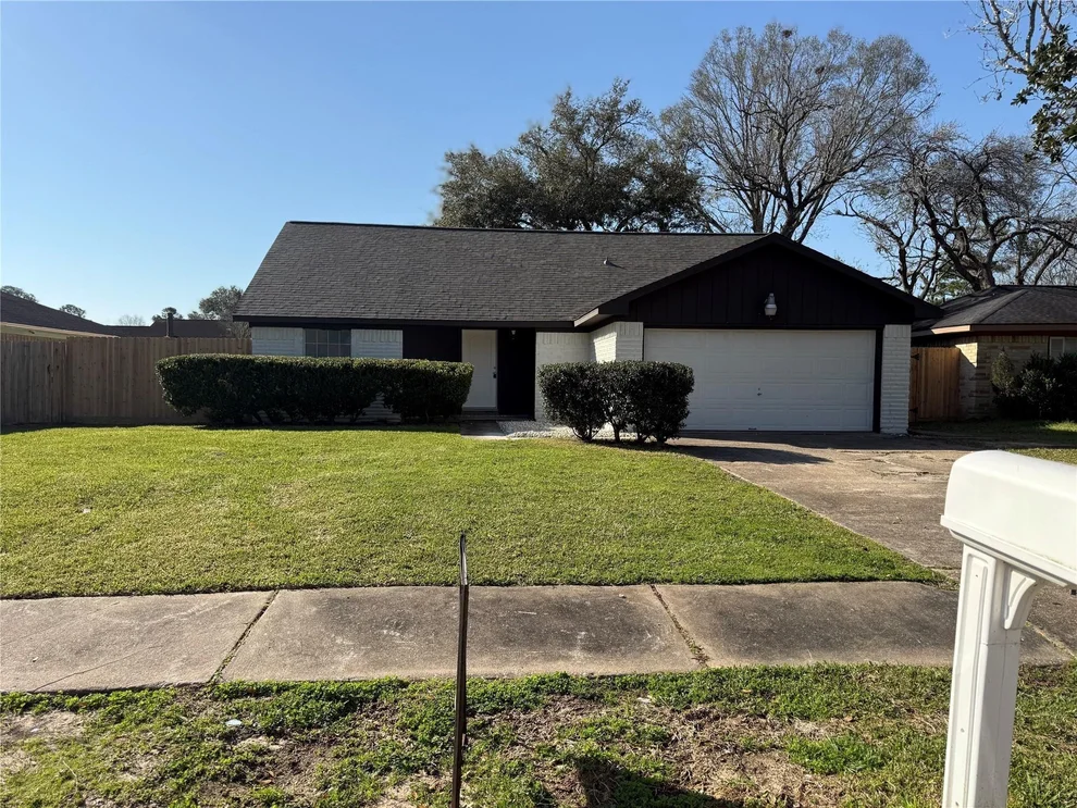 Unit for sale at 13914 Ludgate Pass, Houston, TX 77034