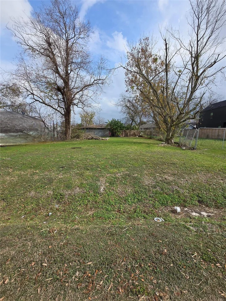 Unit for sale at 4204 Cortlandt Street, Houston, TX 77018