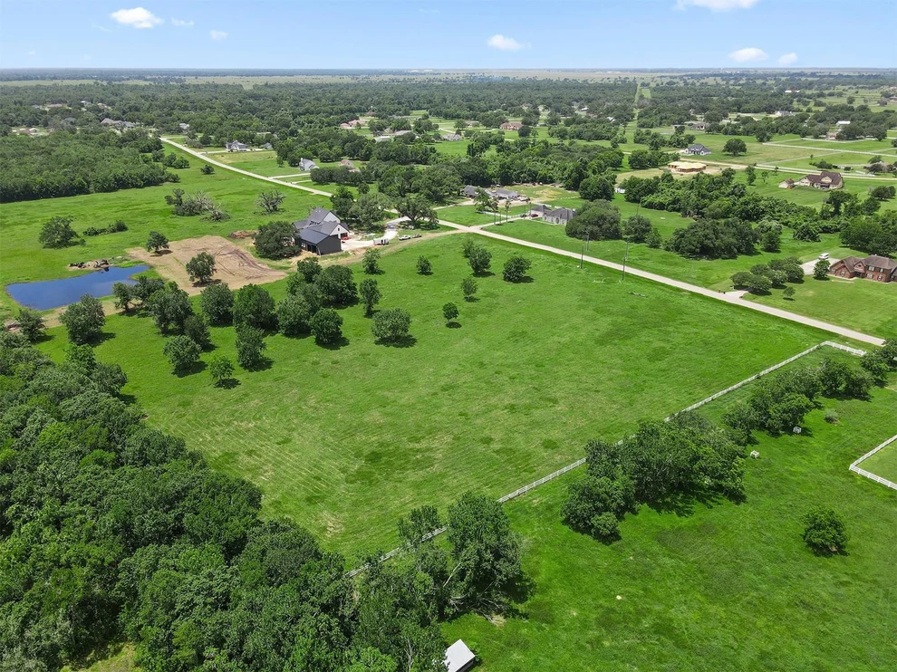 Unit for sale at 16403 Sun Valley Lane, Rosharon, TX 77583