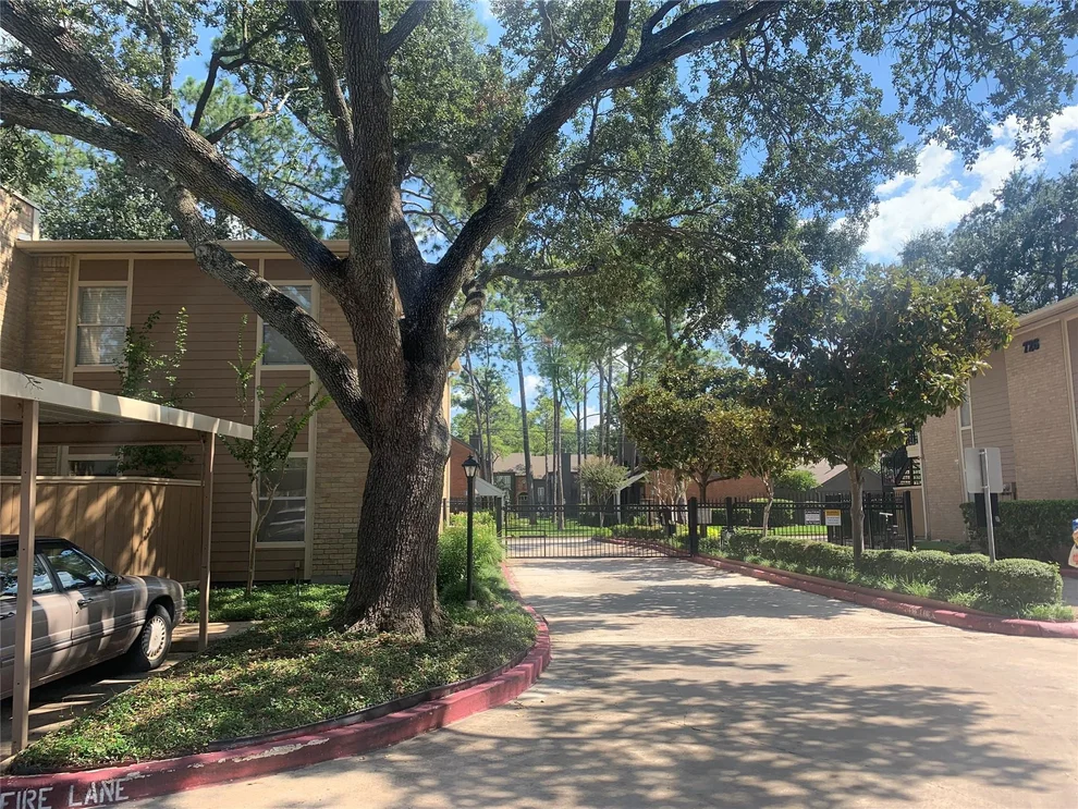 Unit for sale at 702 Bering Drive, Houston, TX 77057