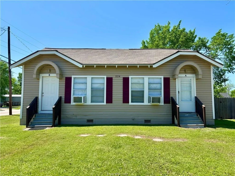 Unit for sale at 224 Ella Street, Navasota, TX 77868