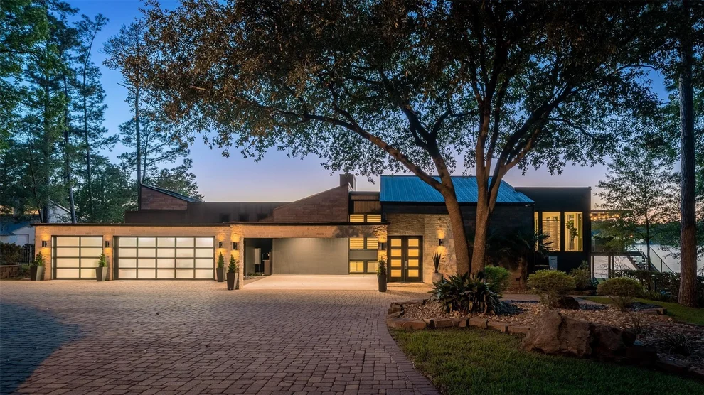 Unit for sale at 15721 Lakeway Drive, Willis, TX 77318