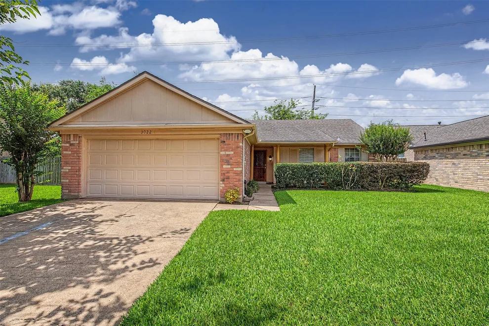Unit for sale at 3022 Old Fort Road, Sugar Land, TX 77479