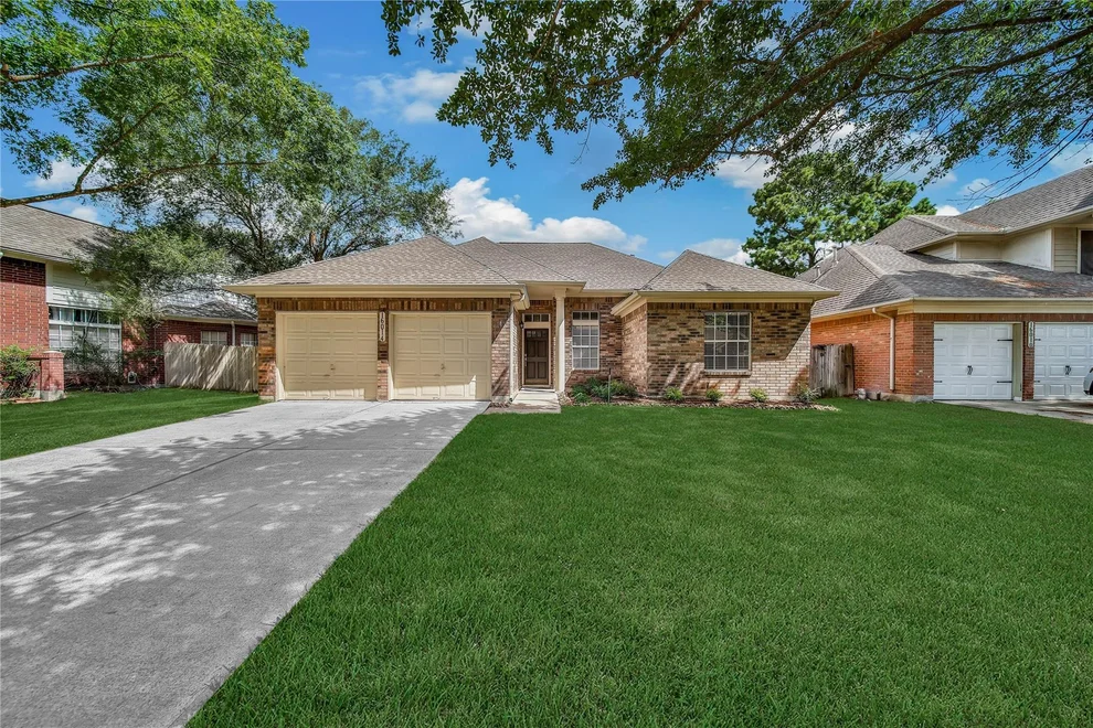Unit for sale at 16014 Brittany Knoll Drive, Houston, TX 77095