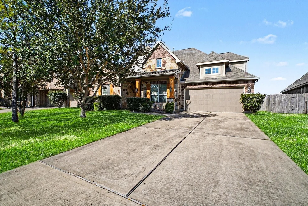 Unit for sale at 13303 Kemper Rock Court, Rosharon, TX 77583