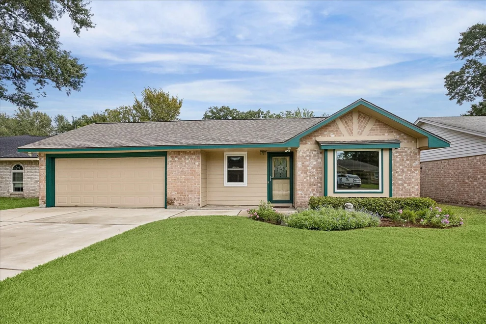 Unit for sale at 13626 Greenridge Drive, Sugar Land, TX 77498