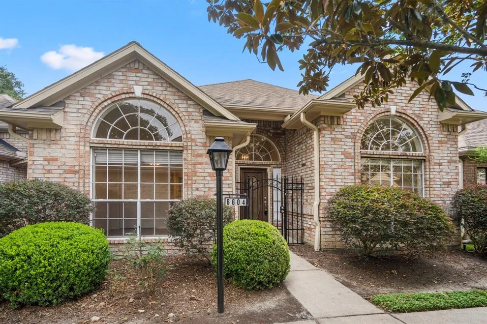 Unit for sale at 6604 Queensclub Drive, Houston, TX 77069