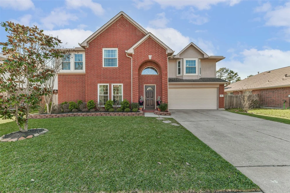 Unit for sale at 1116 Lake Shore Drive, Pearland, TX 77581