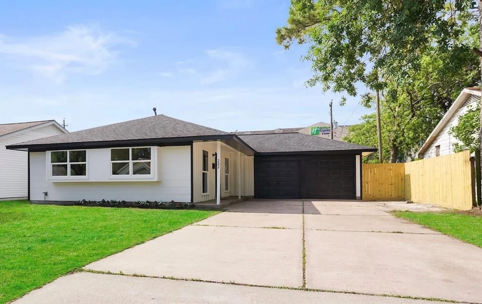 Unit for sale at 202 Sylvia Street, Deer Park, TX 77536