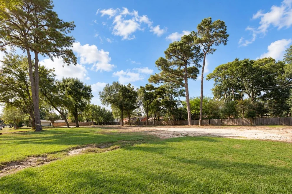 Unit for sale at 10242 Ivyridge Road, Houston, TX 77043