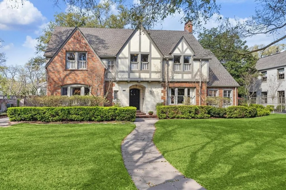 Unit for sale at 3016 Chevy Chase Drive, Houston, TX 77019