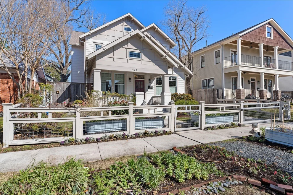Unit for sale at 425 Byrne Street, Houston, TX 77009