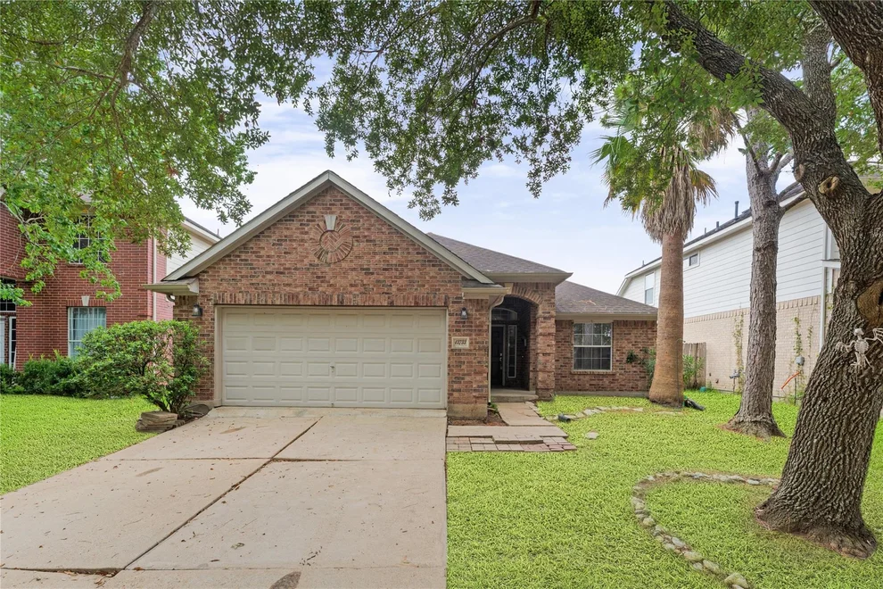 Unit for sale at 13733 Stark Bridge Lane, Rosharon, TX 77583