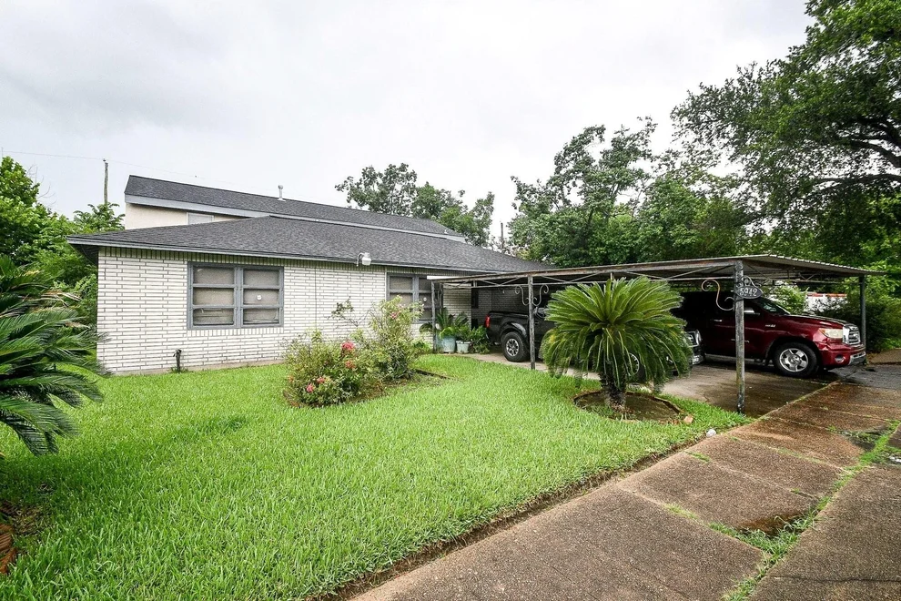 Unit for sale at 5942 Pershing Street, Houston, TX 77033