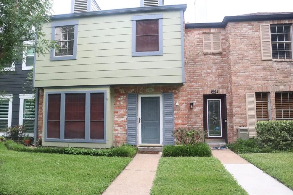 Unit for sale at 5801 Lumberdale, Houston, TX 77092