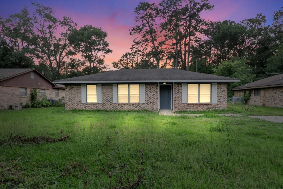Unit for sale at 1204 Crescent Boulevard, Cleveland, TX 77327