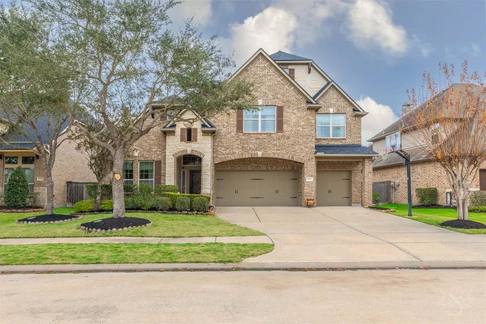 Unit for sale at 10502 Lindabury Hollow Drive, Katy, TX 77494