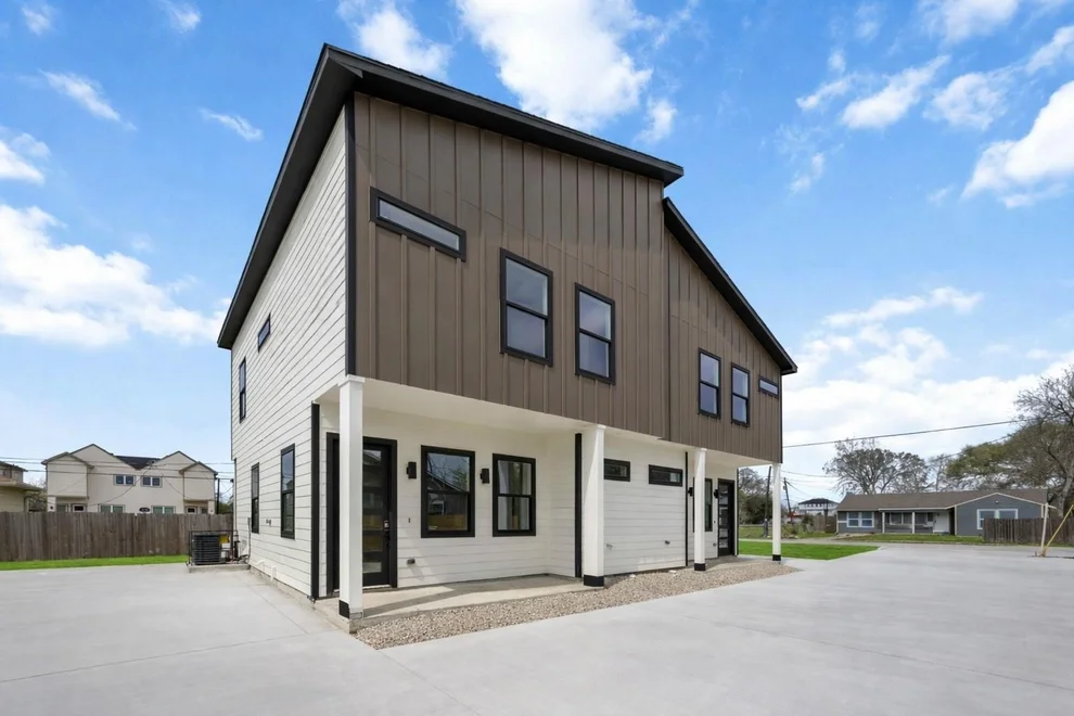 Unit for sale at 4806 Carmen Street, Houston, TX 77033