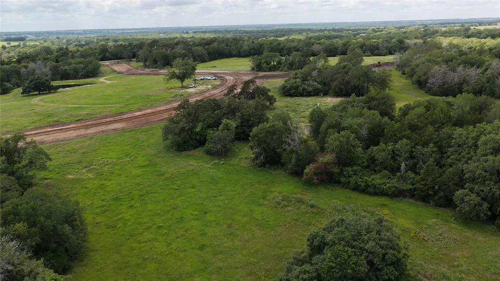 Unit for sale at 9 Hillwood Trail, Brenham, TX 77833