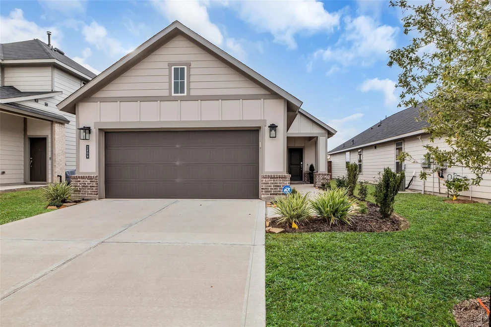 Unit for sale at 2809 Bluebonnet Ridge Drive, Conroe, TX 77304