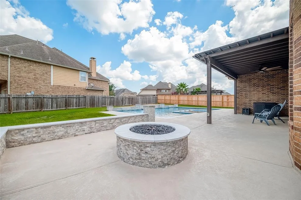 Unit for sale at 2201 Northstone Lane, Friendswood, TX 77546