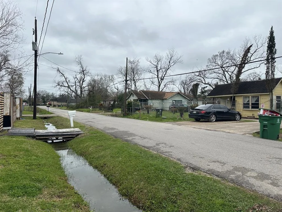 Unit for sale at 9324 Willow Street, Houston, TX 77088
