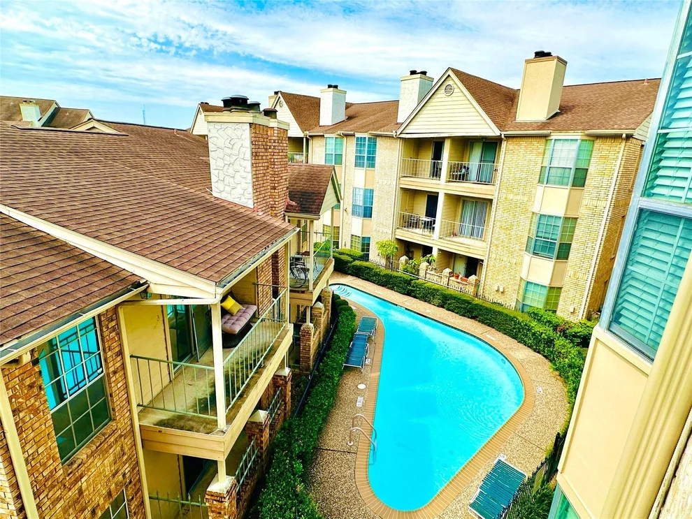 Unit for sale at 12550 Whittington Drive, Houston, TX 77077