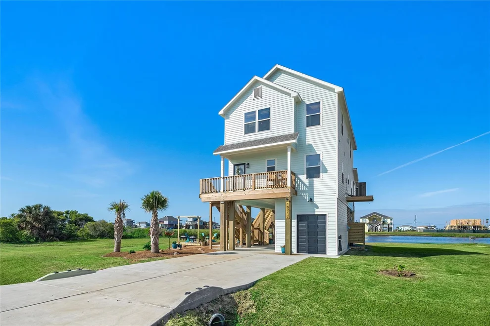 Unit for sale at 18010 Shaman Drive, Galveston, TX 77554