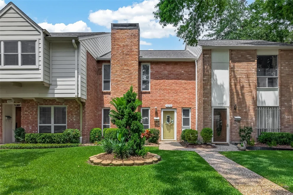 Unit for sale at 10252 Longmont Drive, Houston, TX 77042