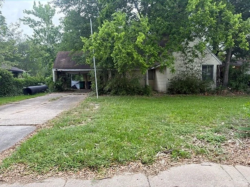 Unit for sale at 4010 Woodhaven Street, Houston, TX 77025