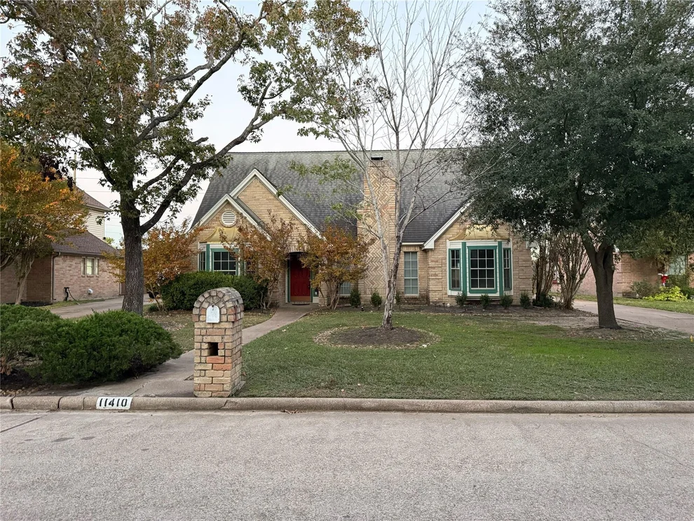 Unit for sale at 11410 Galbreath Drive, Houston, TX 77066