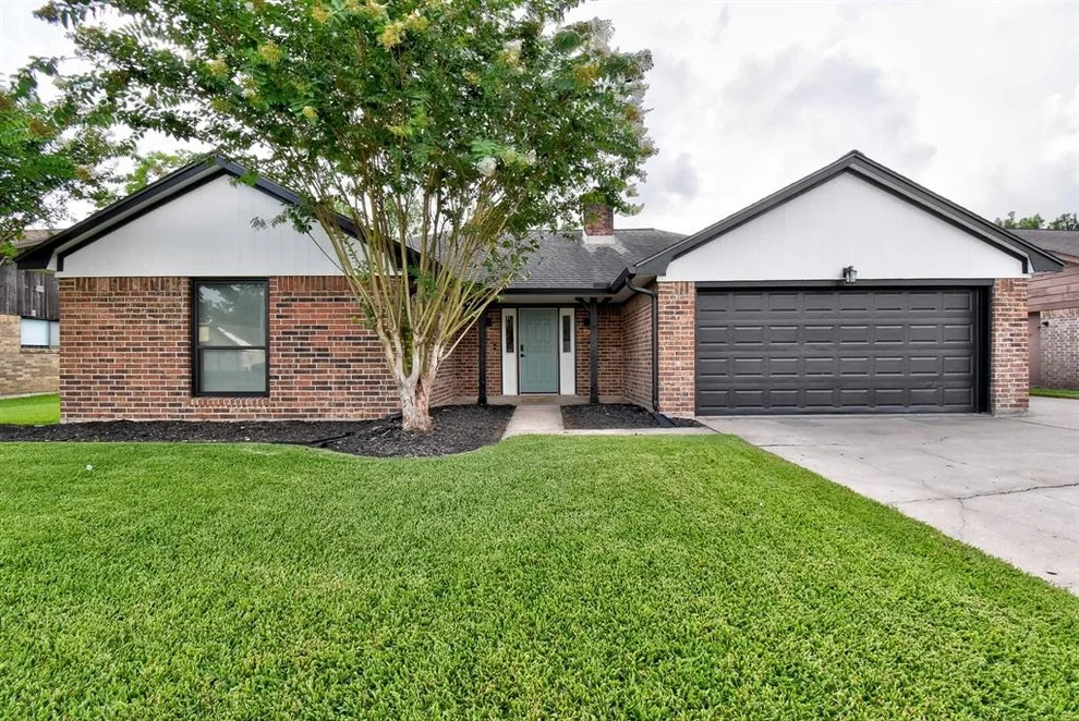 Unit for sale at 510 Daffodil Street, Lake Jackson, TX 77566
