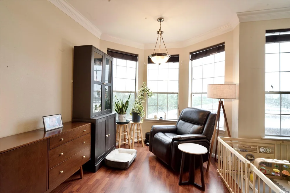 Unit for sale at 7575 Kirby Drive, Houston, TX 77030