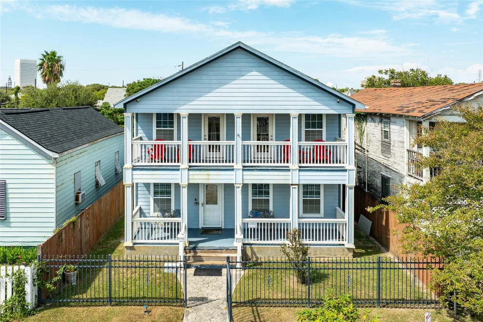 Unit for sale at 1418 Avenue M 1/2, Galveston, TX 77550