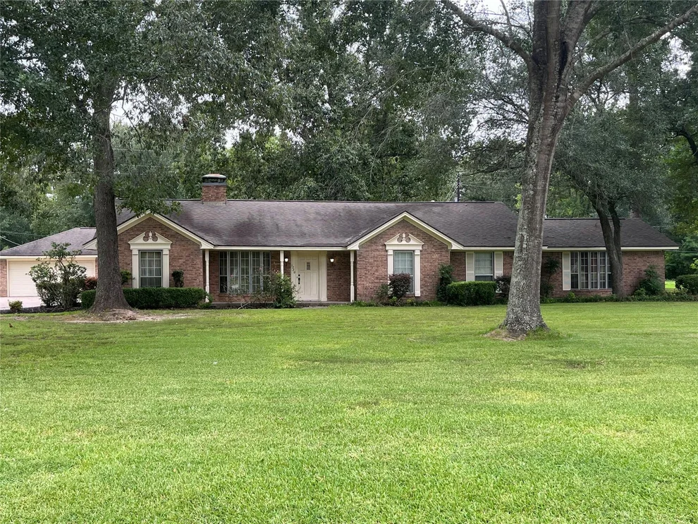 Unit for sale at 1720 Palmetto Lane, Kingwood, TX 77339